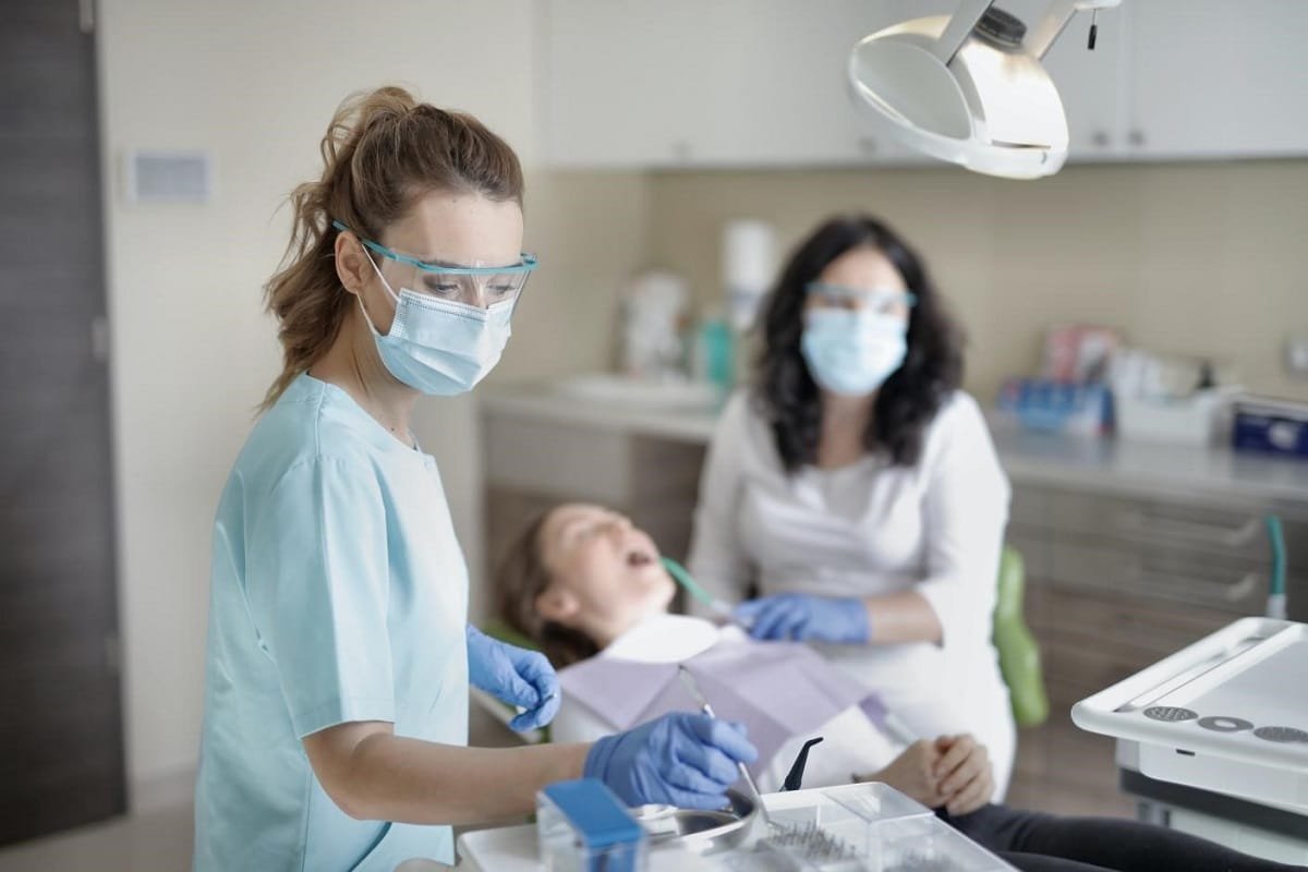 A Guide To Dental Implants